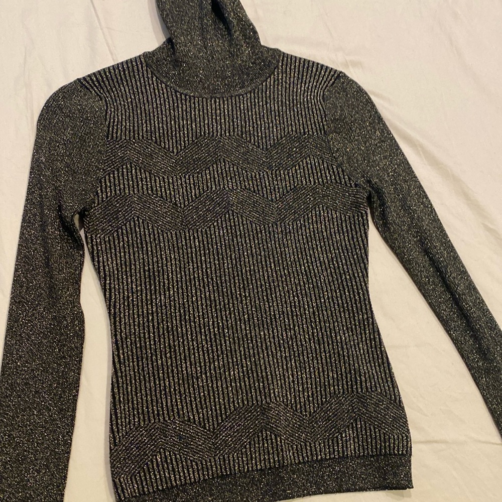 Karen Millen gold and black metallic knit turtleneck. Size M. Long sleeves.